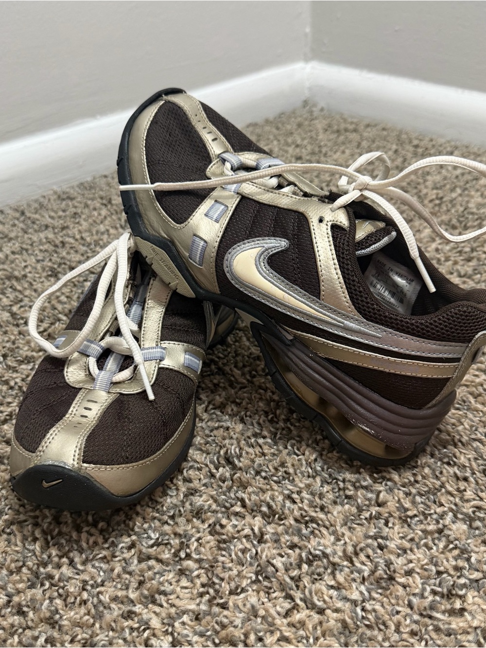 Nike Reax Trainers in Brown and Blue